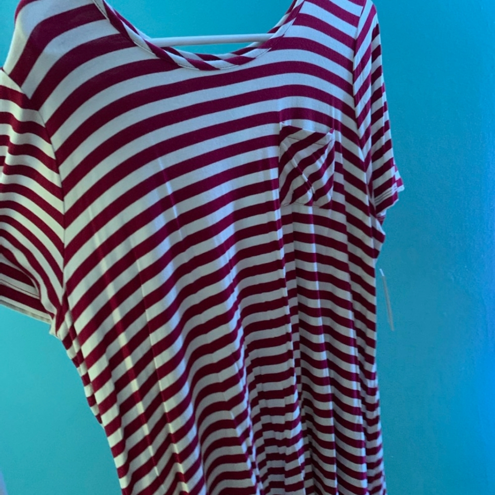 Long formal t shirt with horizontal stripes